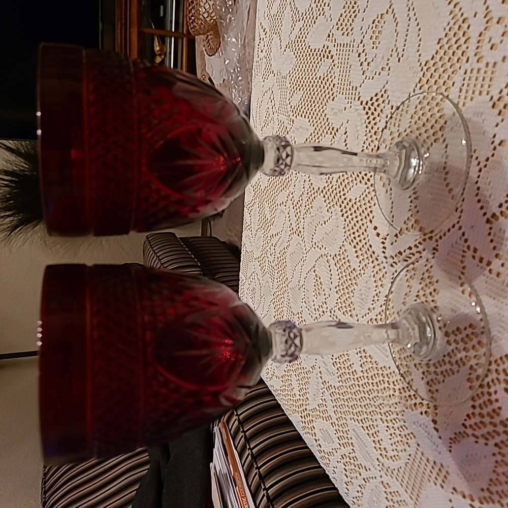 Red wine goblets. - Picture 2 of 6
